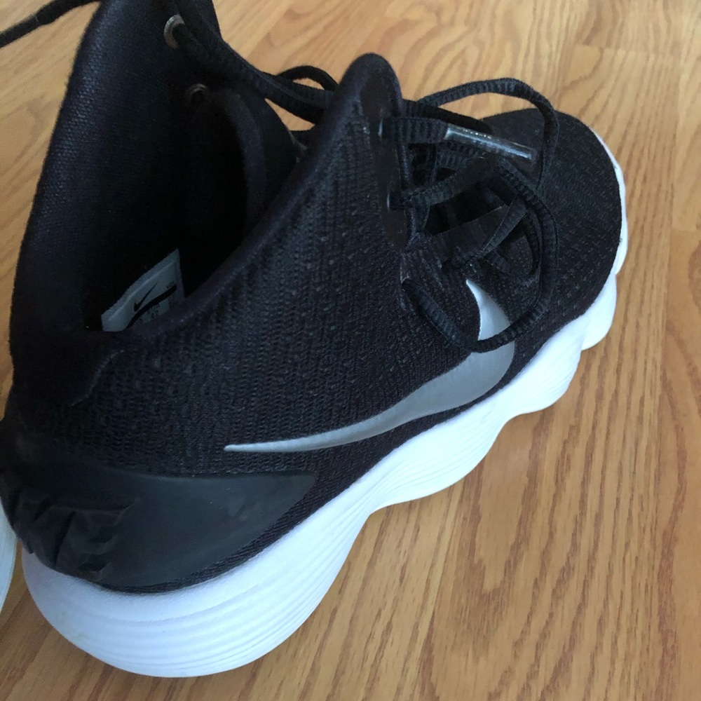 Nike shoes - Picture 5 of 5